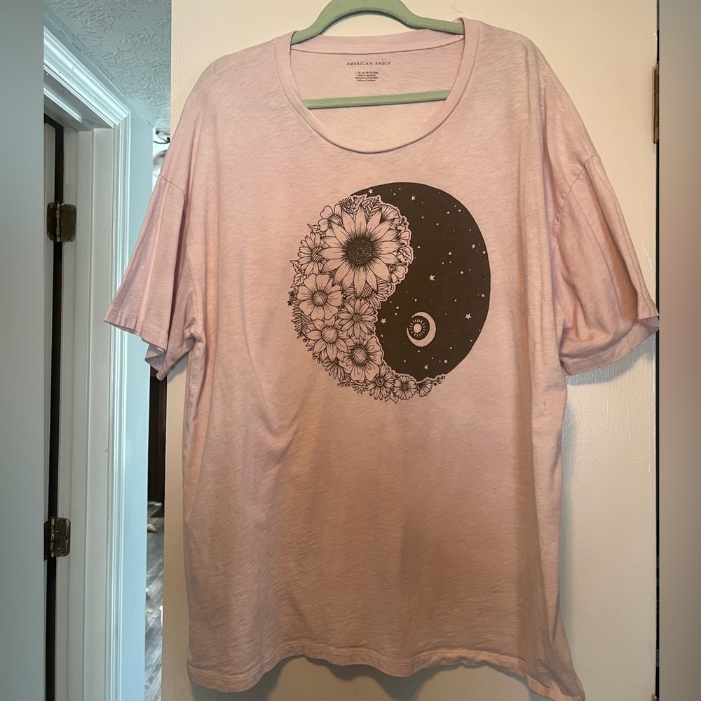 American Eagle oversized t-shirt. yin and yang. sunflower. moon and stars